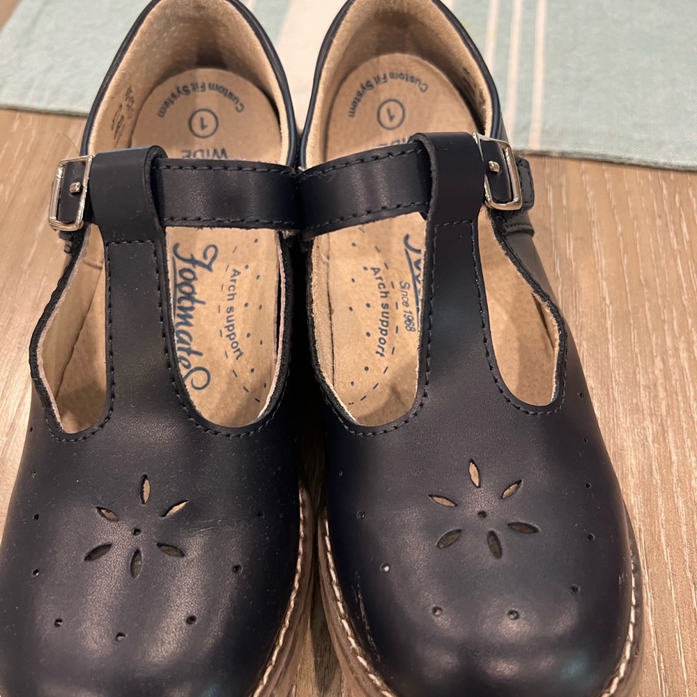 Footmates - comes with wide insert or regular